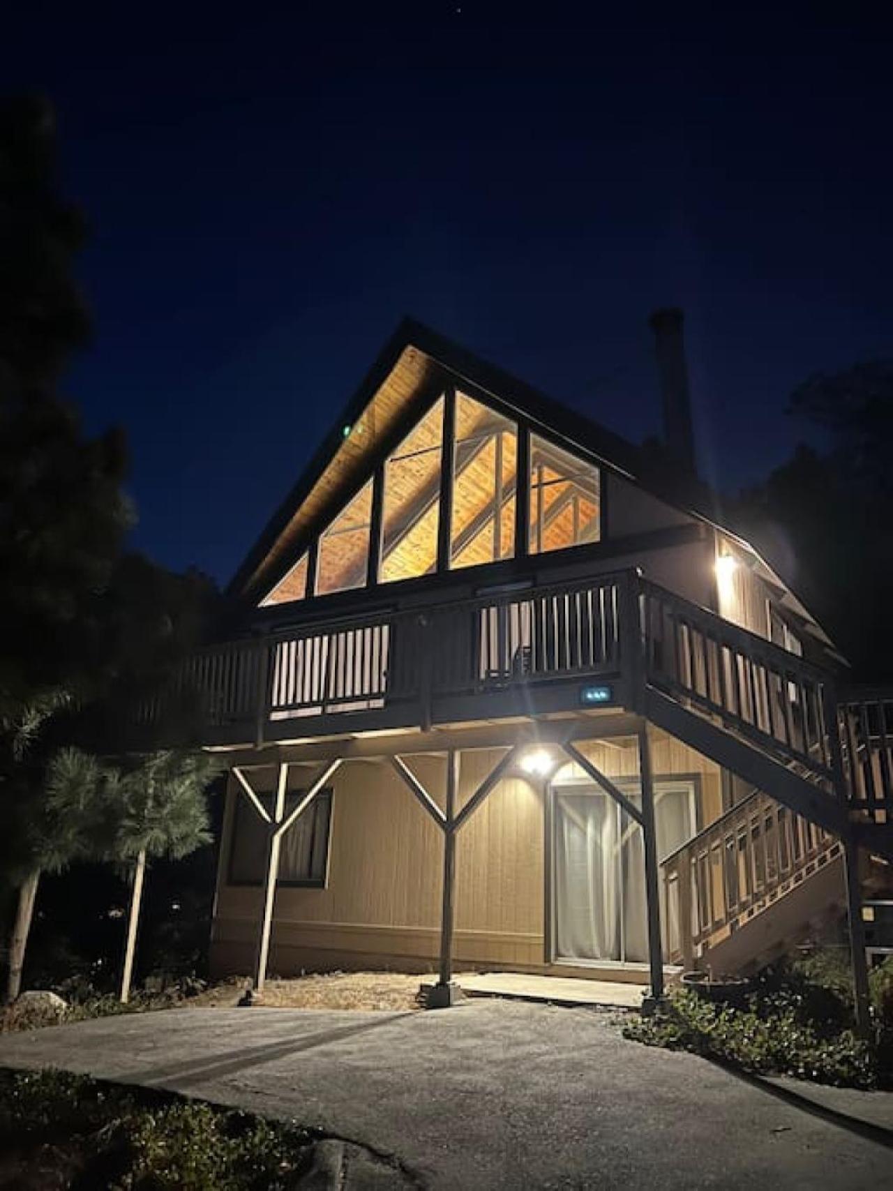 Ev Level 2, Pets Welcome At Sunset Ridge Villa Lake Arrowhead Exterior photo